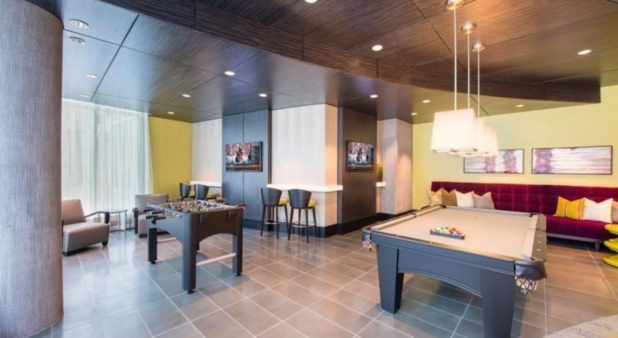 Ovation At Park Crest By Bridgestreet Hotel Тайсънс Корнър Екстериор снимка